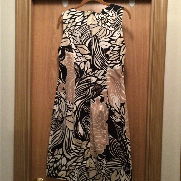 Dress - Picture 3 of 5